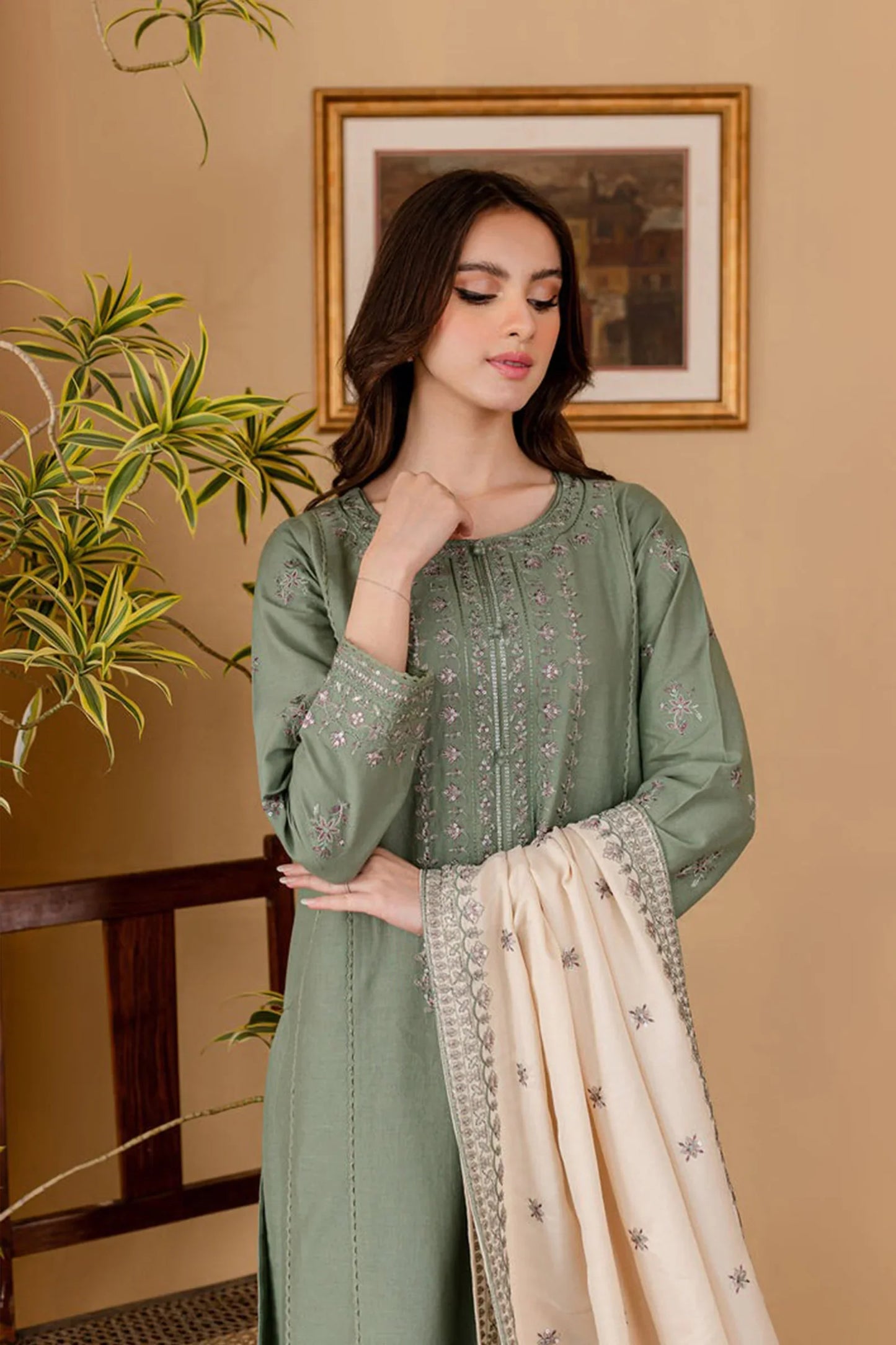 Sobia Nazir - Winter 3PC Dhanak Embroidered Suit - BN3362