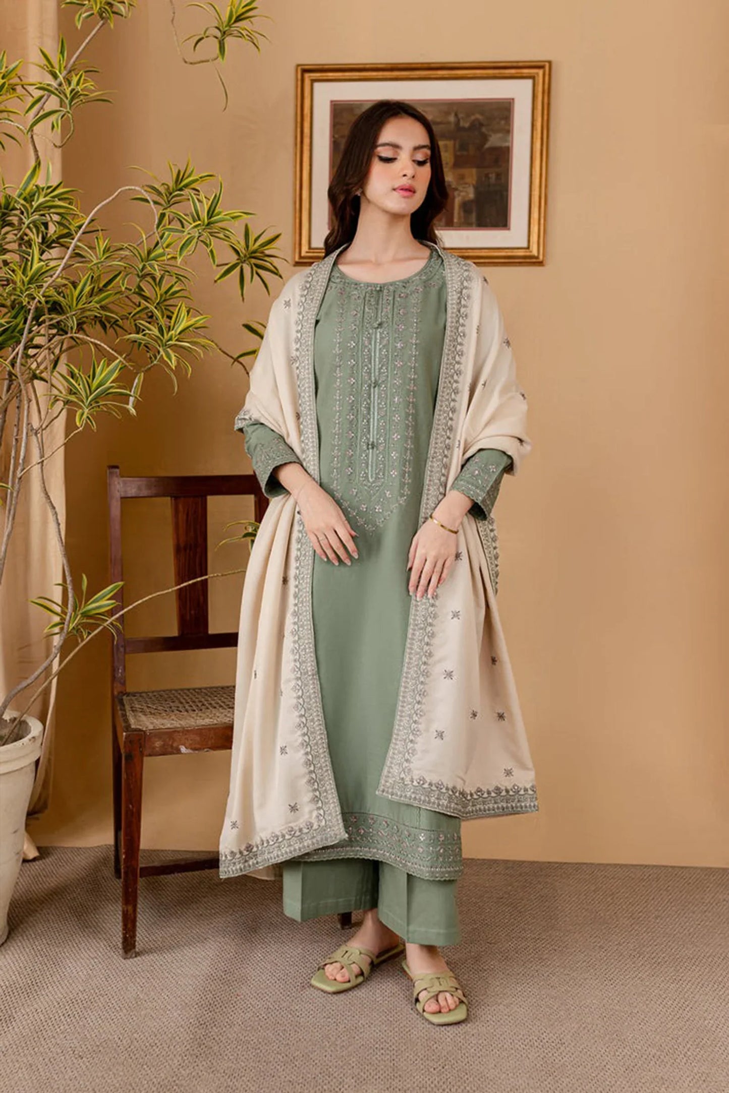 Sobia Nazir - Winter 3PC Dhanak Embroidered Suit - BN3362