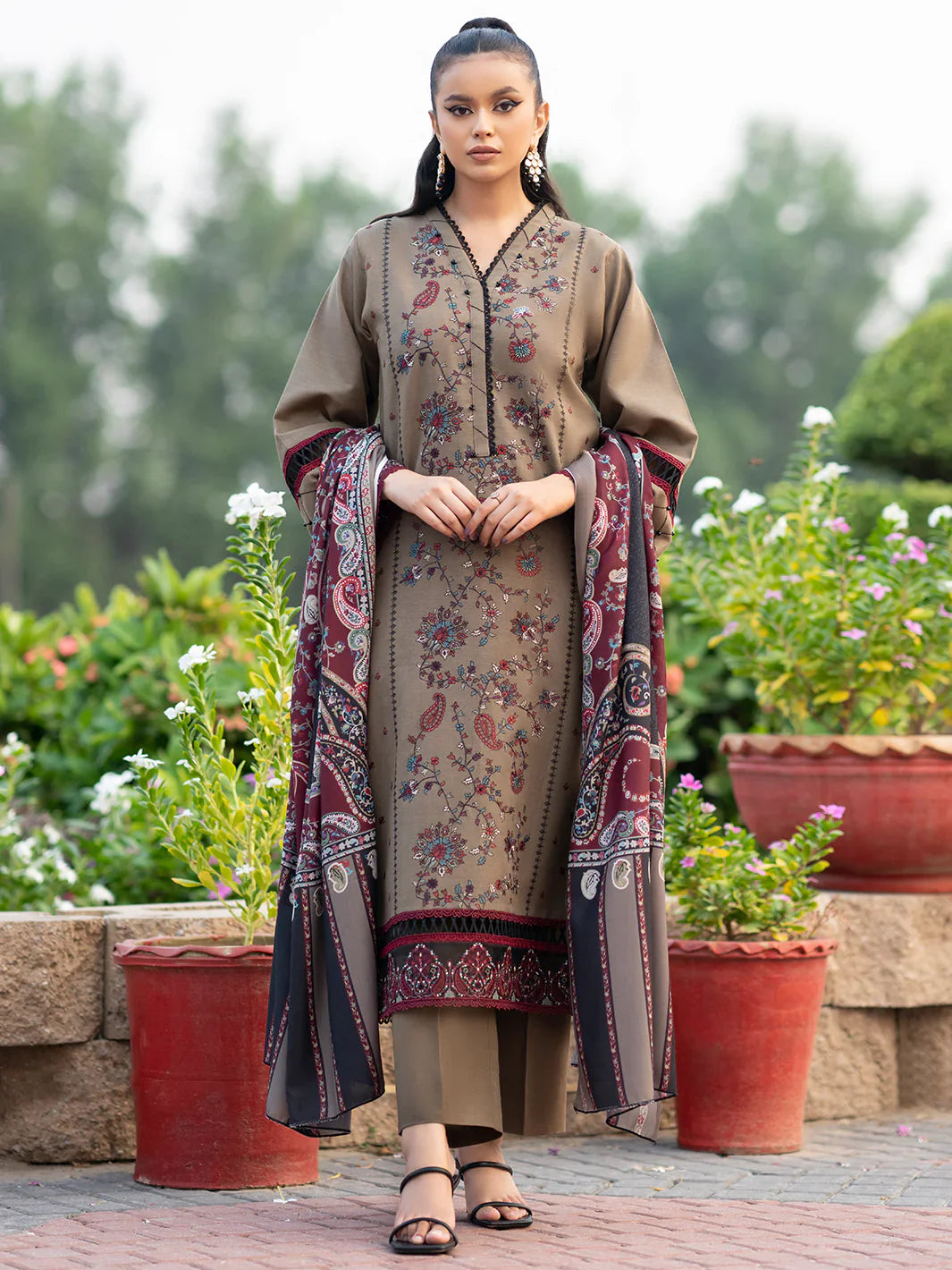 BN617-WINTER 3PC Dhannak Embroidered suit with Printed Shawll
