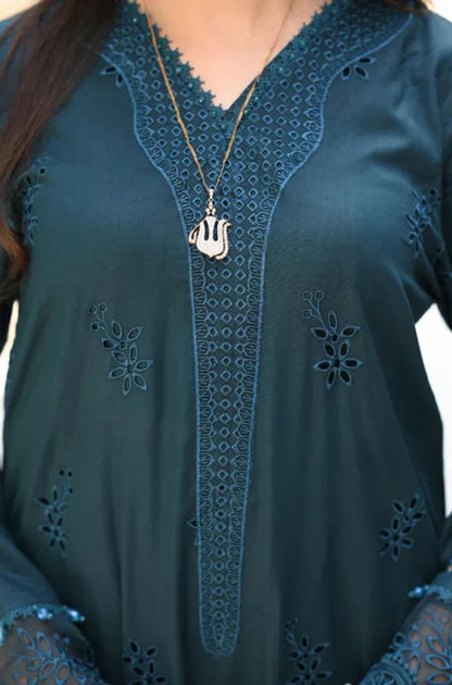 SB1070 - Bareeze 3PC Lawn Embroidered Suit