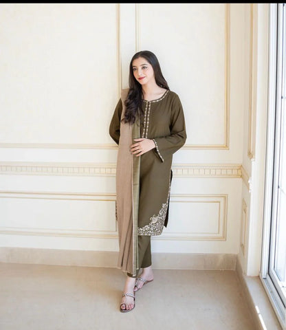 BN612-WINTER 3PC Dhanak suit with Embroidered Shawll