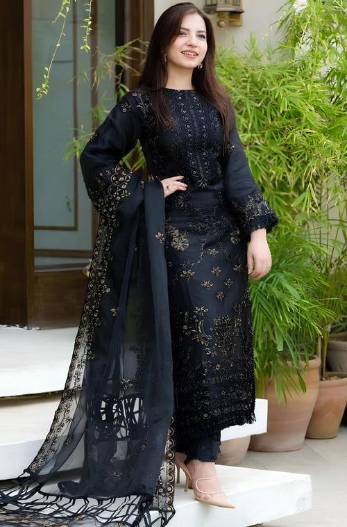 BN515-NISA -WINTER  3PC Khaddar Embroidered Shirt With Chiffon Embroidered Dupatta