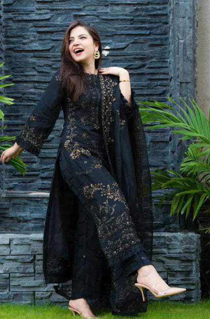 BN515-NISA -WINTER  3PC Khaddar Embroidered Shirt With Chiffon Embroidered Dupatta