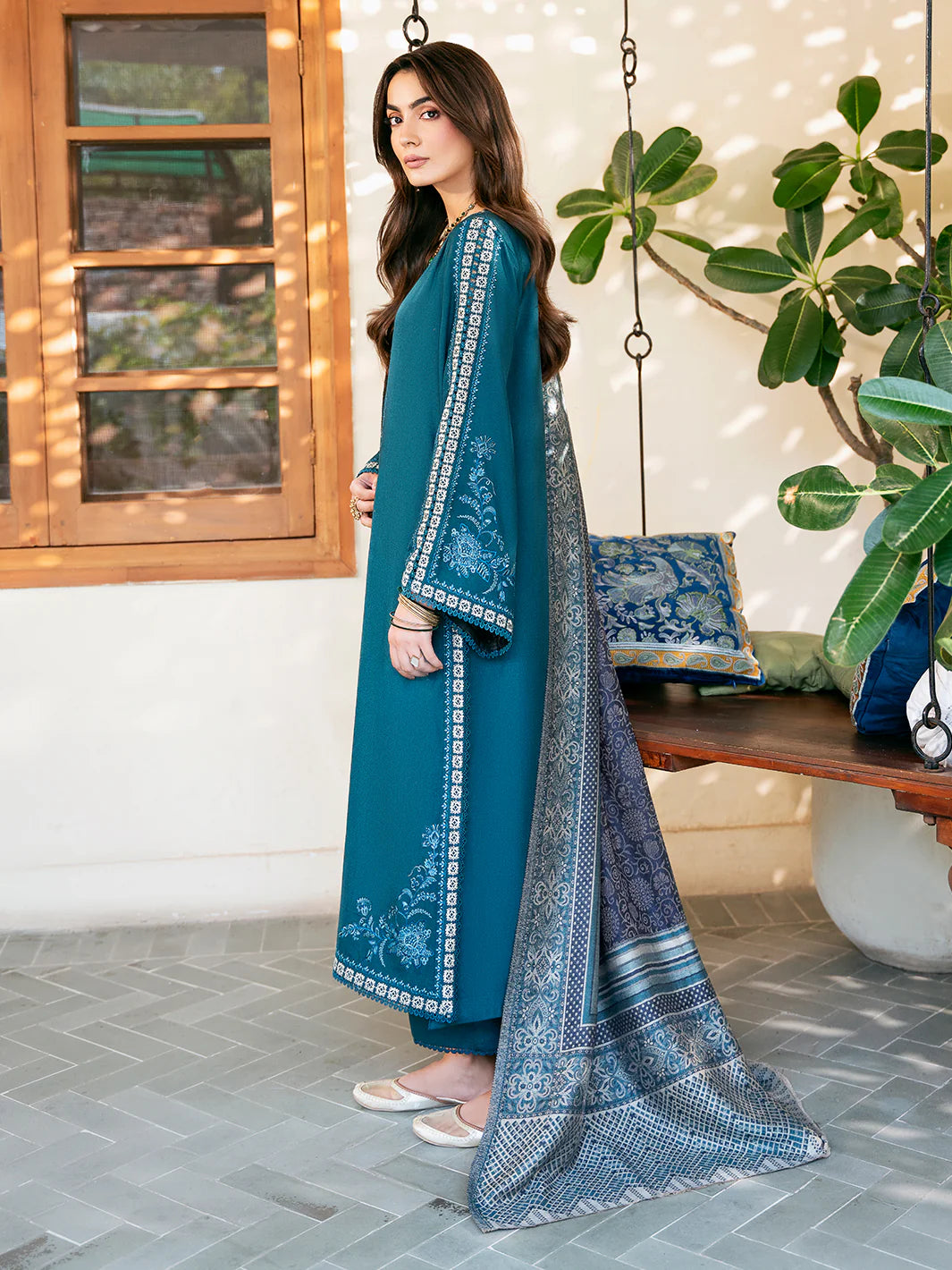 izel - Winter 3PC Dhanak Embroidered Suit - BN33104