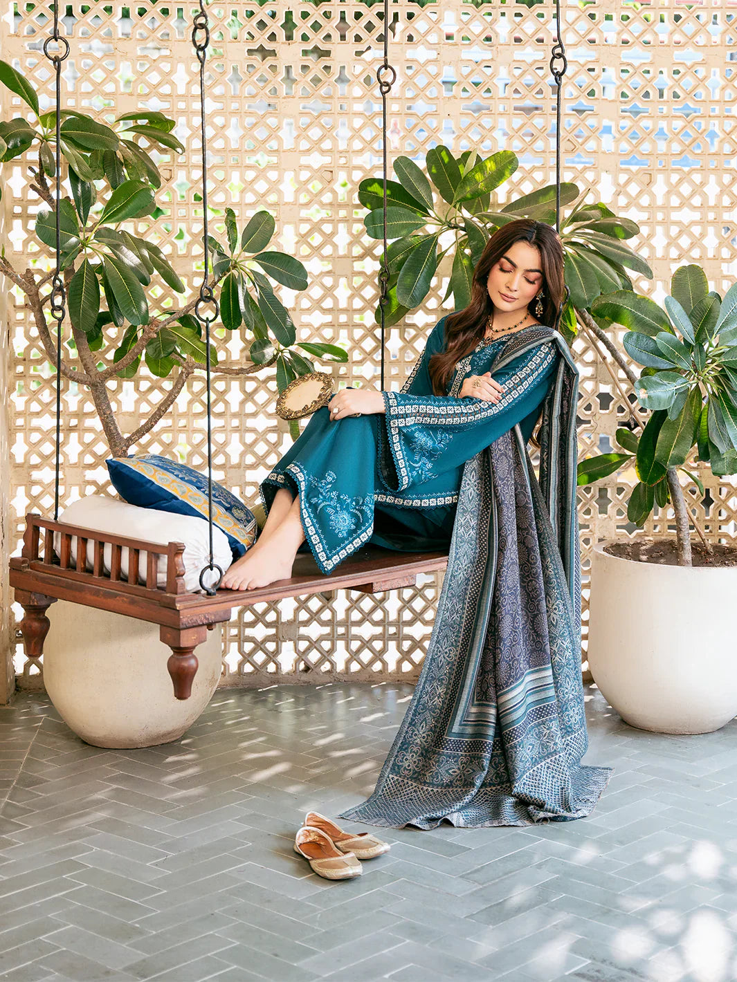 izel - Winter 3PC Dhanak Embroidered Suit - BN33104