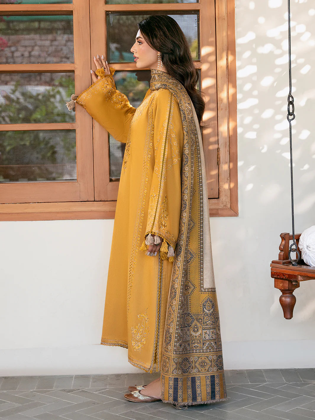 izel - Winter 3PC Dhanak Embroidered Suit - BN33103